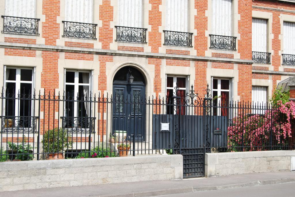 Chambre D'Hotes L'Ambroise Troyes Exteriör bild